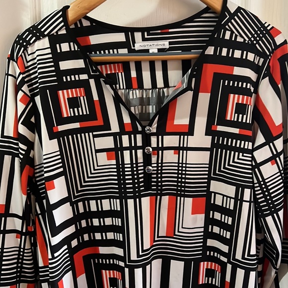 Notations multiple colors 3 front buttons V-Neck Top. - Picture 1 of 10